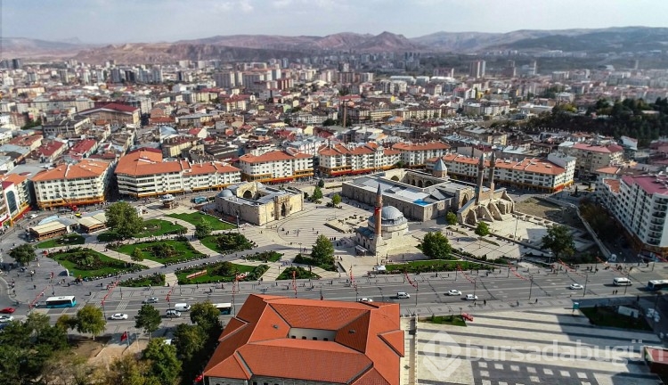 Sivas'ta genç nüfus azalıyor