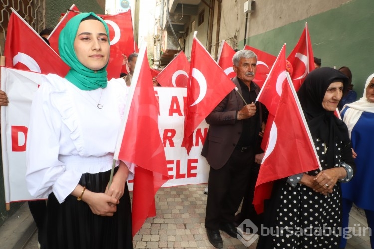 Hakkari'de annelerin evlat nöbeti devam ediyor