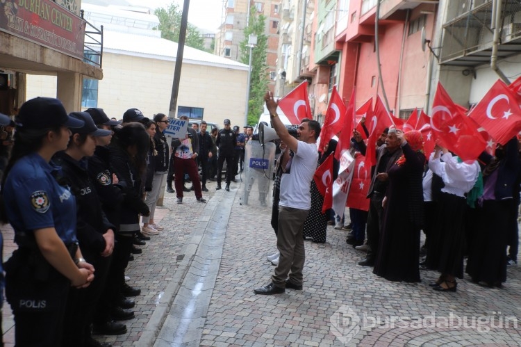 Hakkari'de annelerin evlat nöbeti devam ediyor