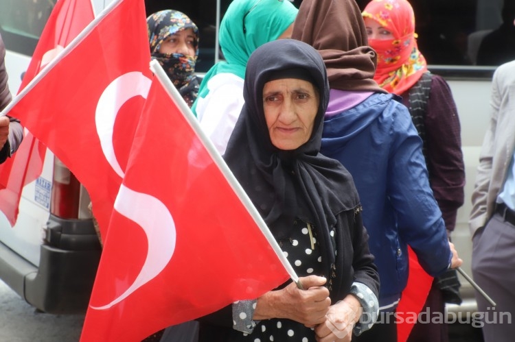 Hakkari'de annelerin evlat nöbeti devam ediyor