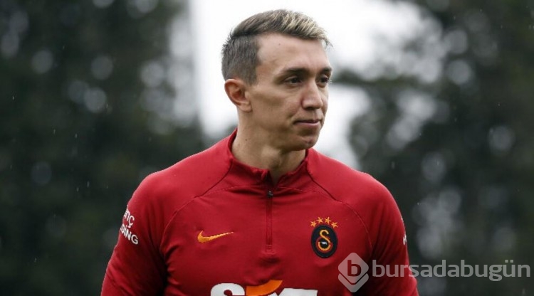 Galatasaray'da parfüm krizi! Muslera takım arkadaşlarına bağırdı