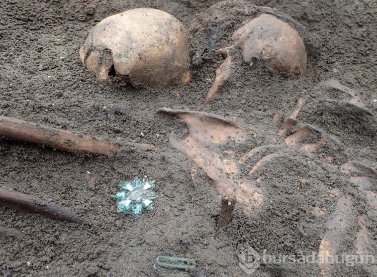 Polonya'da bir villanın bahçesinde 128 kişilik toplu mezar bulundu