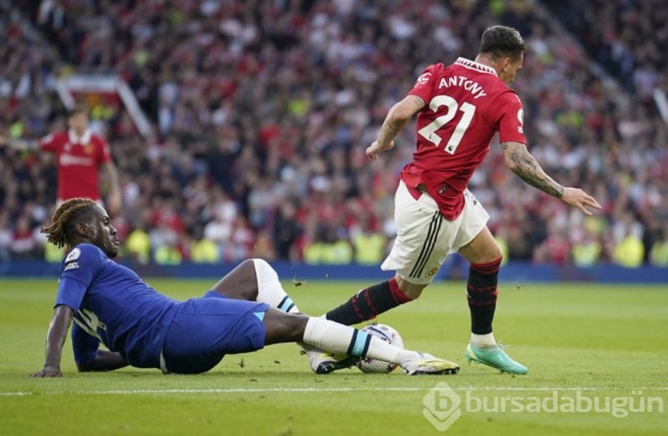 Premier Lig'de Manchester United, Chelsea'yi yendi