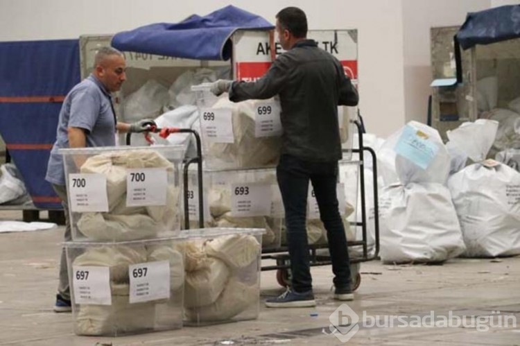Yurt dışında kullanılan oylar seçim sandıklarına konuldu