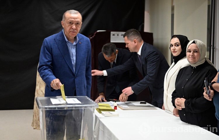 Liderler oylarını kullandı
