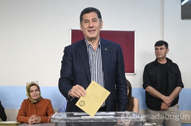 Liderler oylarını kullandı
