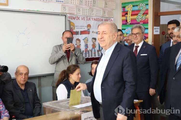 Liderler oylarını kullandı
