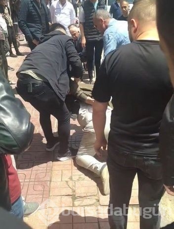 Katilin başına demir çubukla vurdu!
