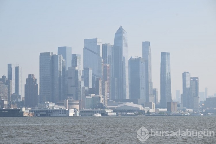 Kanada'daki orman yangını dumanları New York'ta puslu havaya sebep oldu