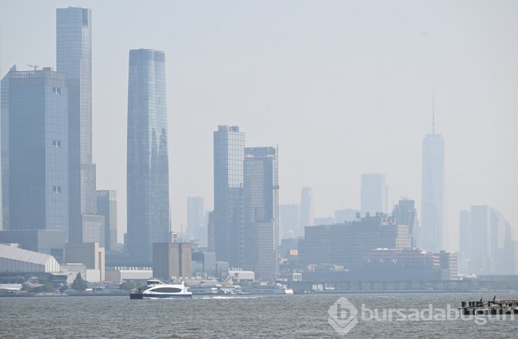 Kanada'daki orman yangını dumanları New York'ta puslu havaya neden oluyor
