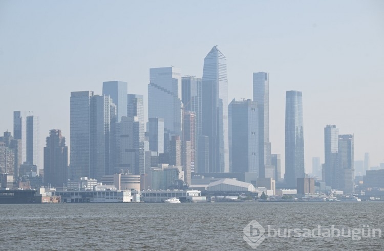 Kanada'daki orman yangını dumanları New York'ta puslu havaya neden oluyor