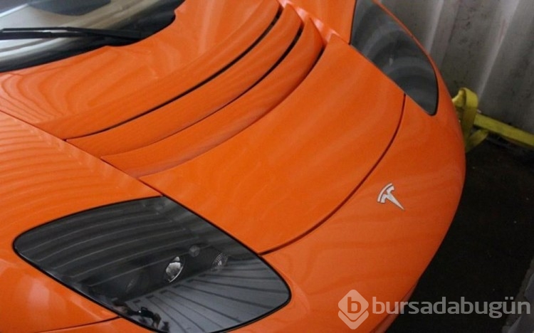 Çin'de terk edilen Tesla Roadster'lara gelen son teklif 2 milyon dolar