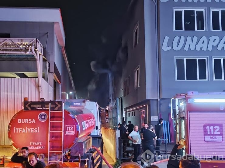Bursa'da fabrika yangını! '100'ü aşkın personelle müdahale ediliyor'