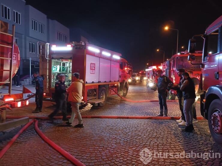 Bursa'da fabrika yangını! '100'ü aşkın personelle müdahale ediliyor'