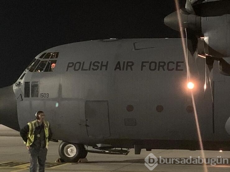 Polonya Moldova'ya 6 uçak dolusu silah ve mühimmat gönderdi