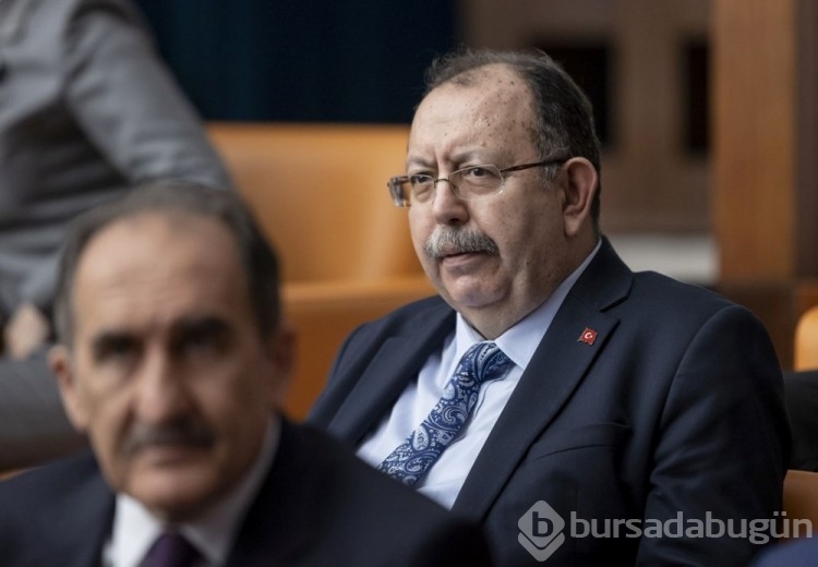 Milletvekilleri illerin alfabetik sıralamasına göre yemin ediyor

