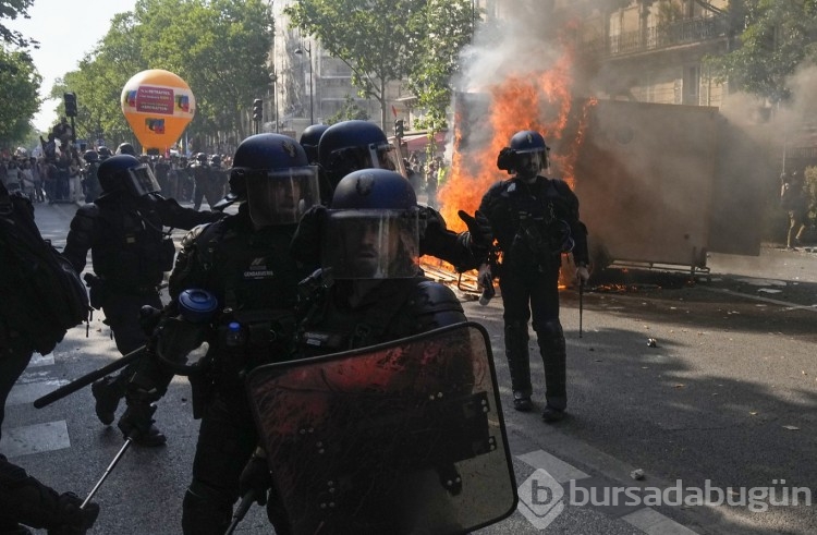 Fransa'da emeklilik yaşını yükselten reforma karşı ülke genelinde protesto
