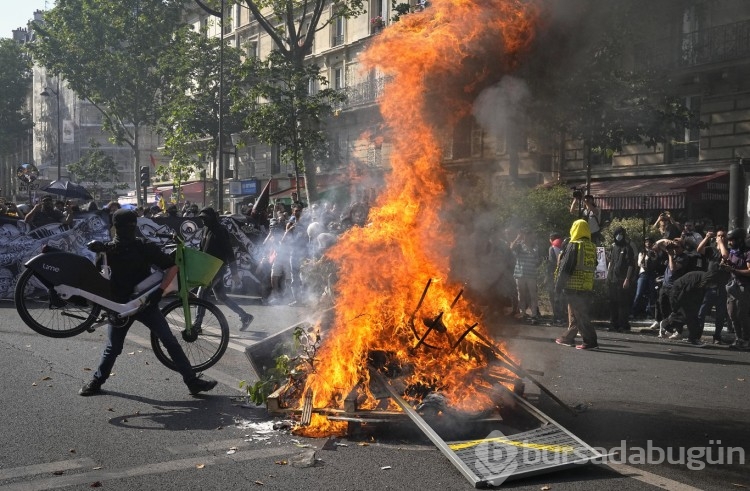 Fransa'da emeklilik yaşını yükselten reforma karşı ülke genelinde protesto