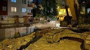 Bağcılar'da inşaat alanında toprak kaydı