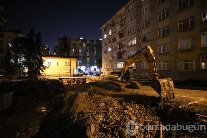 Bağcılar'da inşaat alanında toprak kaydı