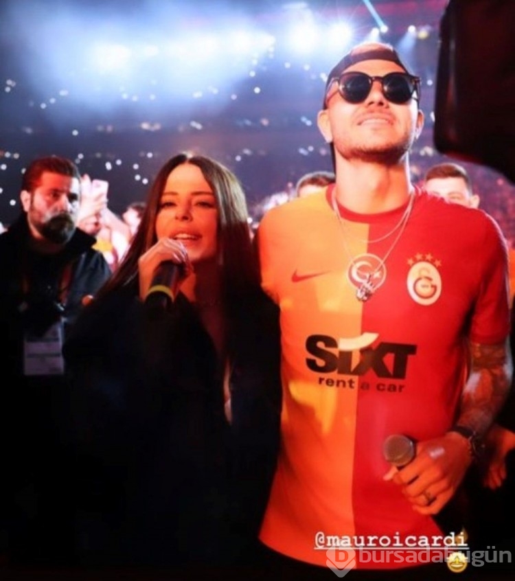Simge Sağın'ın Icardi'li pozları sosyal medyada büyük ilgi gördü