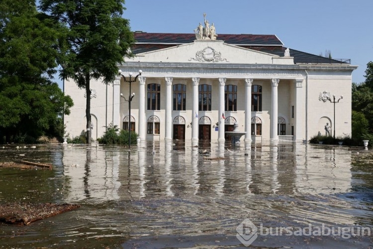 Ukrayna'da baraj çökmesinin neden olduğu felaket uydudan görüntülendi