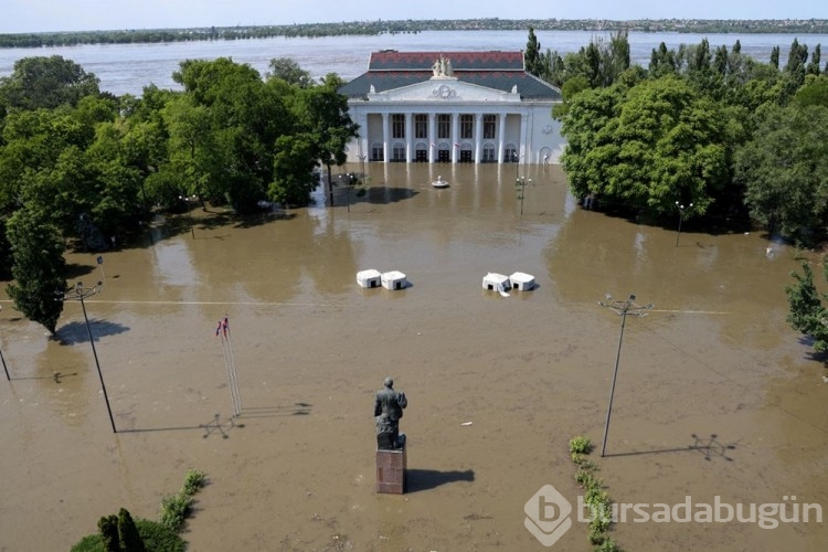 Ukrayna'da baraj çökmesinin neden olduğu felaket uydudan görüntülendi