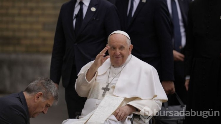 Papa Francis hastaneye kaldırıldı