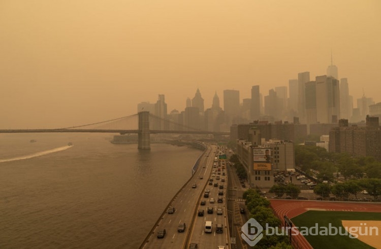 New York'ta uçak seferleri ertelendi