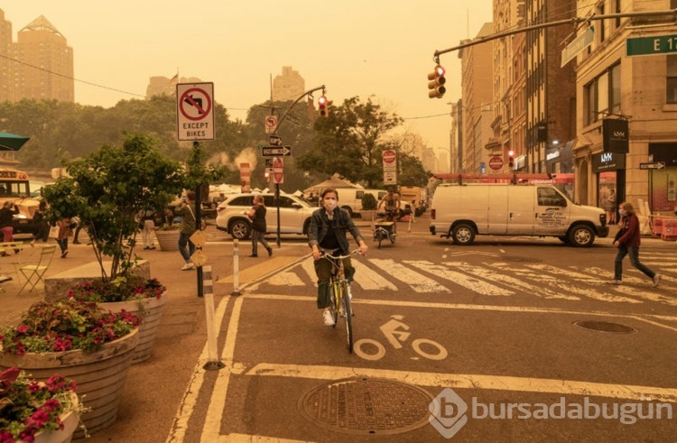 New York'ta uçak seferleri ertelendi