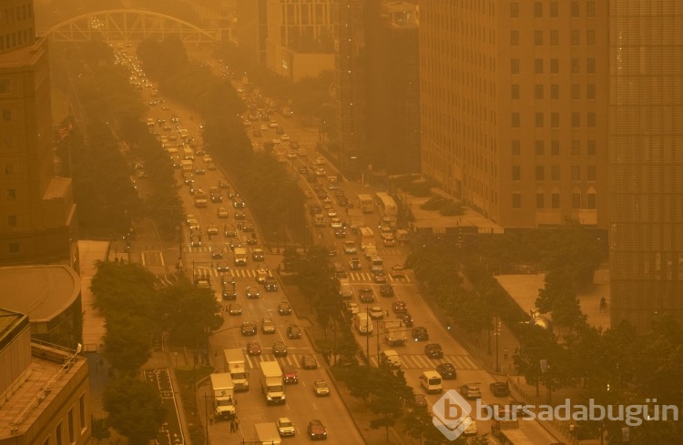 New York'ta uçak seferleri ertelendi