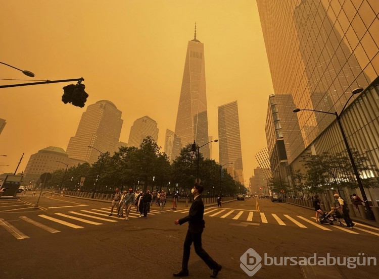 New York'ta uçak seferleri ertelendi