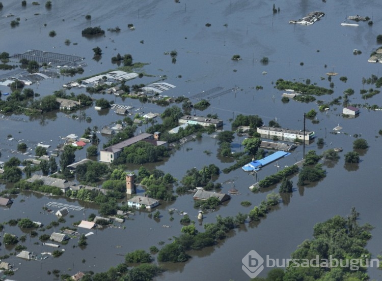 Ukrayna'da vurulan baraj havadan görüntülendi! 
