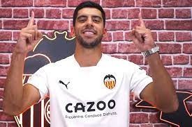 Valencia, Cenk Özkacar'ın bonservisini aldı