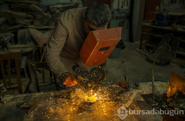 Atık metal parçalardan sanat eserlerine...