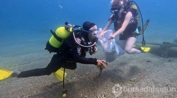 Dünyaca ünlü plajda dip temizliği yapıldı