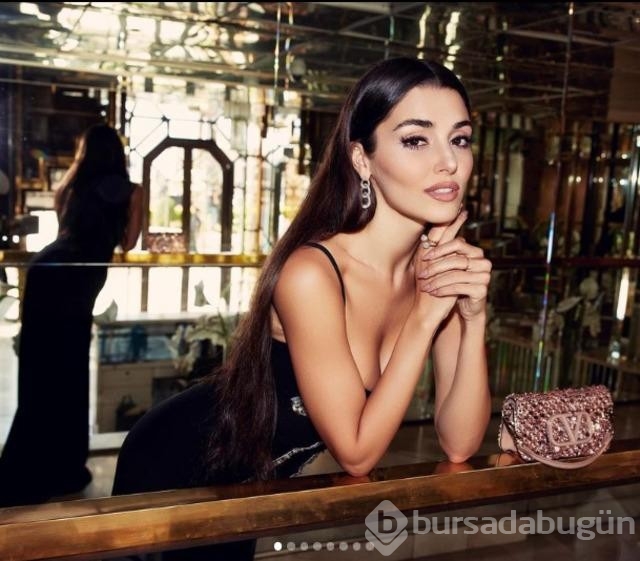Güzel oyuncu Hande Erçel sütyensiz tarzıyla nefes kesti!
