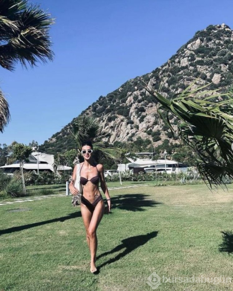 Devrim Özkan bikinili pozlarını paylaştı! Beğeni butonu çöktü