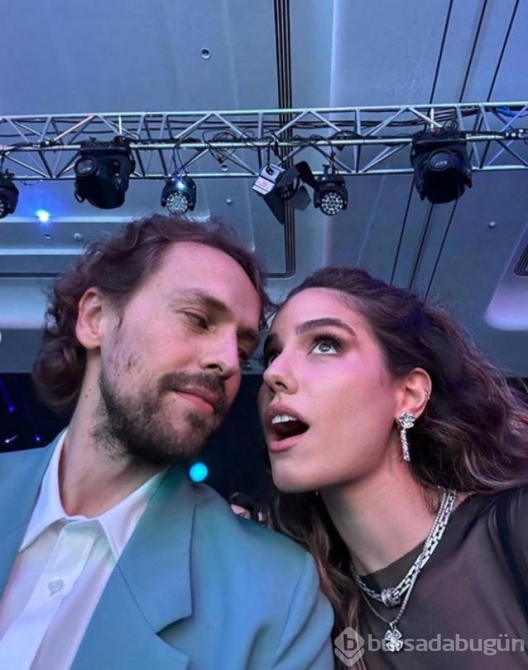 Transparan giyen fenomen Cansu Akın tarzıyla mest etti!