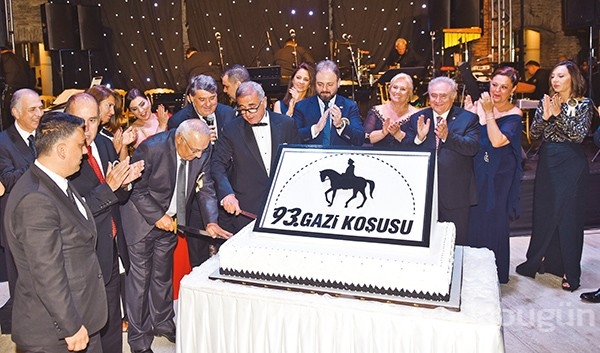 97. Gazi Koşusu'ndan renkli kareler