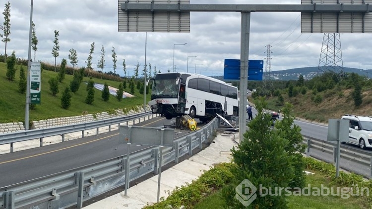 Bariyere çarpan otobüsün durumu görenleri şok etti
