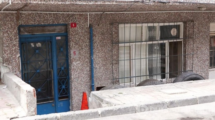 İstanbul'da pencere gözetleme skandalı
