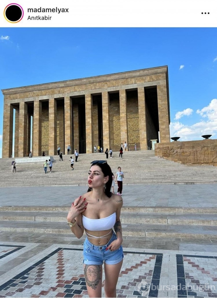 Anıtkabir'de linç yediren pozlar