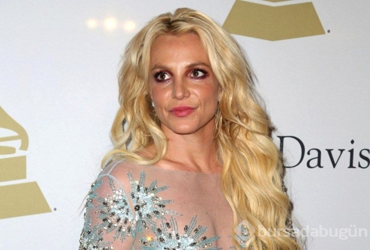 Britney Spears korumadan tokat yedi!