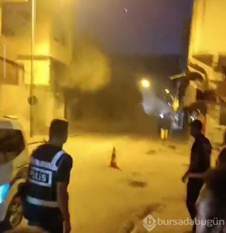 Gaziantep'te hasarlı bir bina çöktü