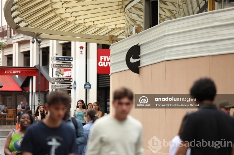Fransa turizm sezonu hakkında endişeli, gösteriler durulmuyor