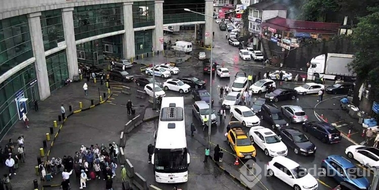 15 Kilometre araç kuyruğu! Sarp Sınır Kapısı'nda vergi zammı telaşı