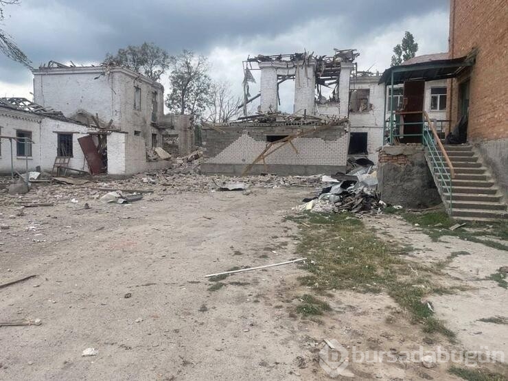 4 ölü, 11 yaralı! Rusya, Ukrayna'da bir okulu vurdu...