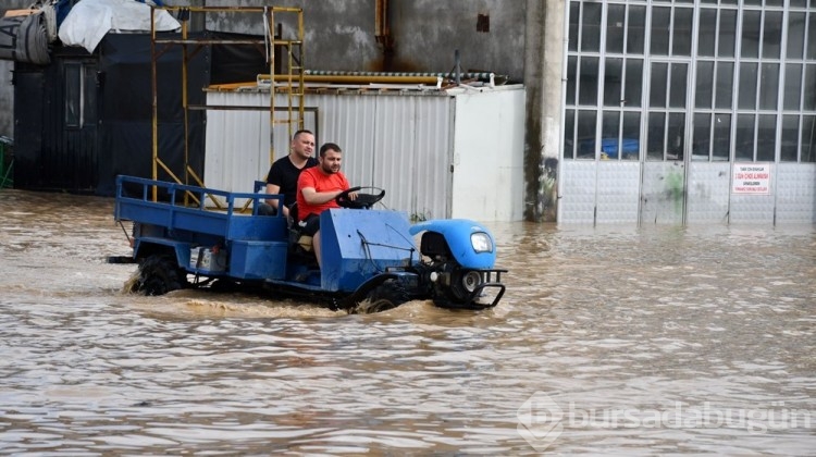 Düzce'de Sanayi suya gömüldü... Sel felaketi!

