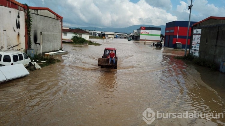 Düzce'de Sanayi suya gömüldü... Sel felaketi!
